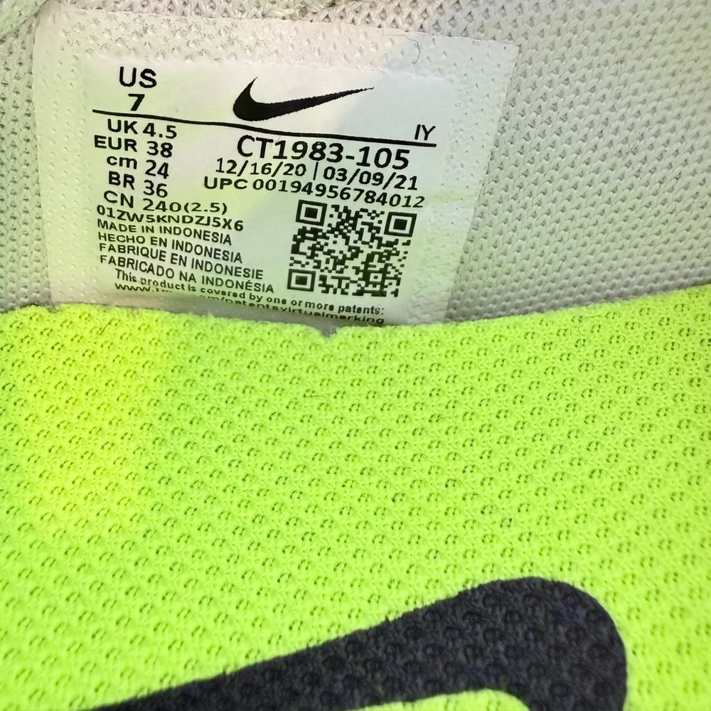 Nike Woman's Waffle Racer Crater Sneaker in Coconut Milk Size‎ 7